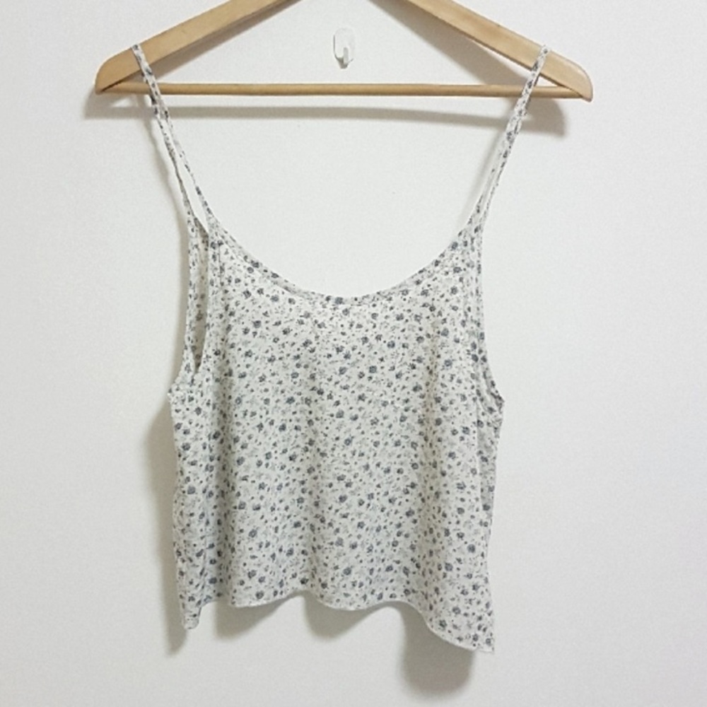 **SOLD**Brandy Melville Floral Crop Too